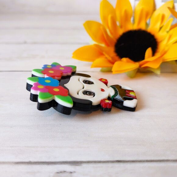 New Frida Kahlo 3-D Acrylic Pin/Brooch Artsy, Eclectic, Funky, Fun, Collectable - Picture 4 of 6